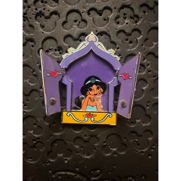 Jasmine Princess Hinged Windows Aladdin Purple Disney Pin - Picture 1 of 3